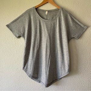 Lucy Curved Hem Short Sleeve Shirt Women’s L Heathered Gray Active Dolman Casual